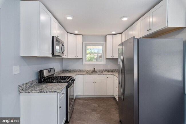 Foto del edificio - 236 MacKintosh Dr