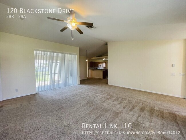 Foto del edificio - 120 Blackstone Dr