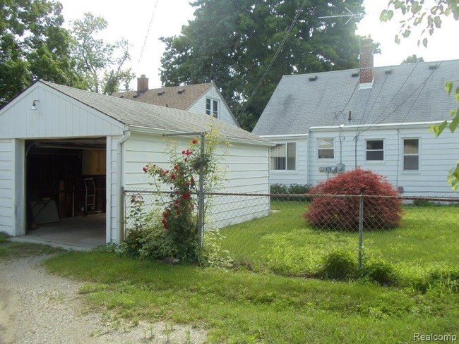 Building Photo - 2808 N Main St