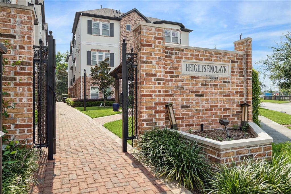 Foto principal - 2820 Princeton St