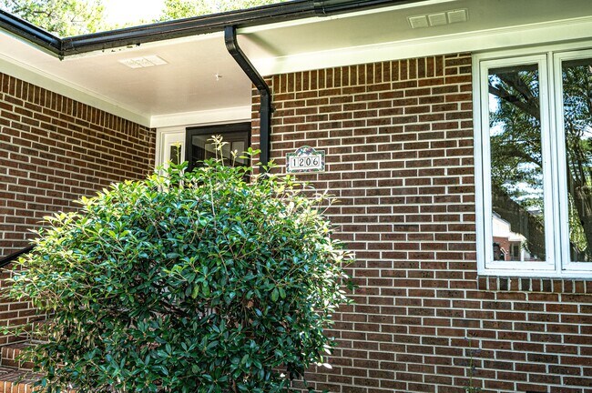 Foto del edificio - 1206 Crows Nest Ct
