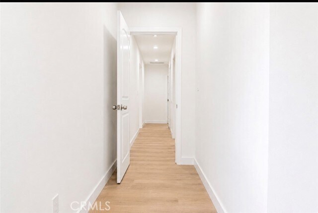 Foto del edificio - 8412 Noble Ave
