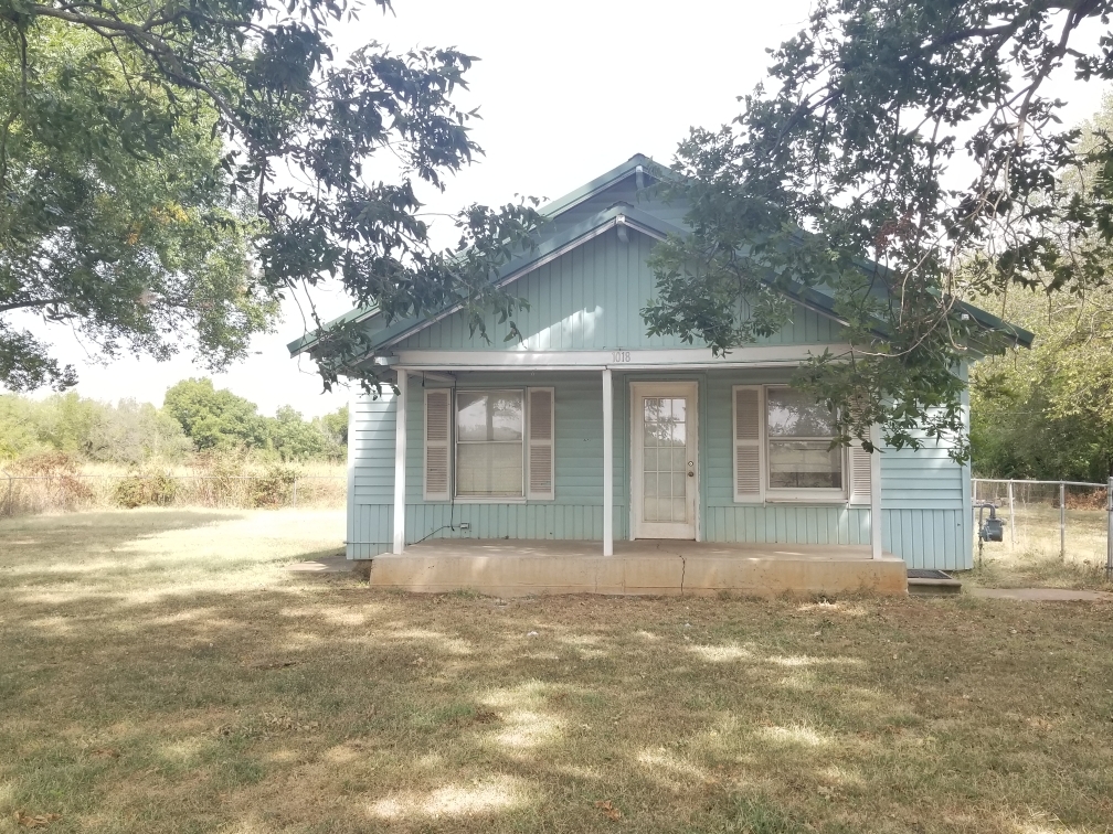 Primary Photo - 1018 E 19th Ave