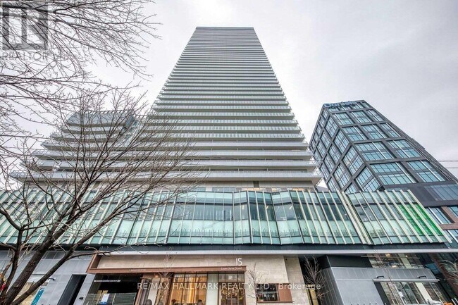 Photo du bâtiment - 15-715 Lower Jarvis St