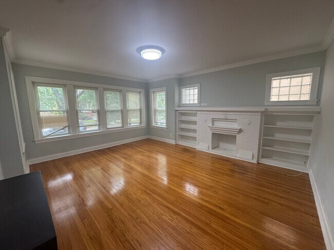 Foto del edificio - 5405 N Sawyer Ave