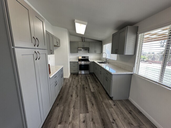 Foto del edificio - 10374 Lake Summit Dr