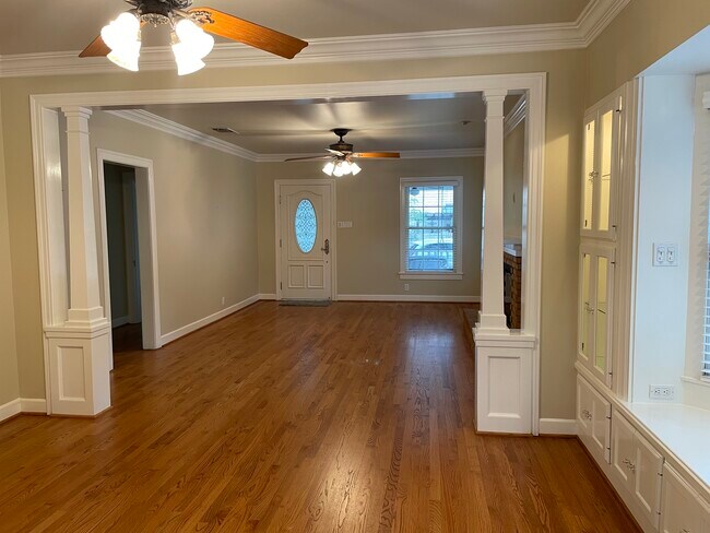 Sala de estar - 1500 Preston Ave