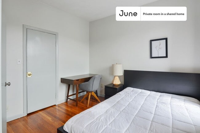Foto del edificio - Room in Shared 4 bed/1 bath home
