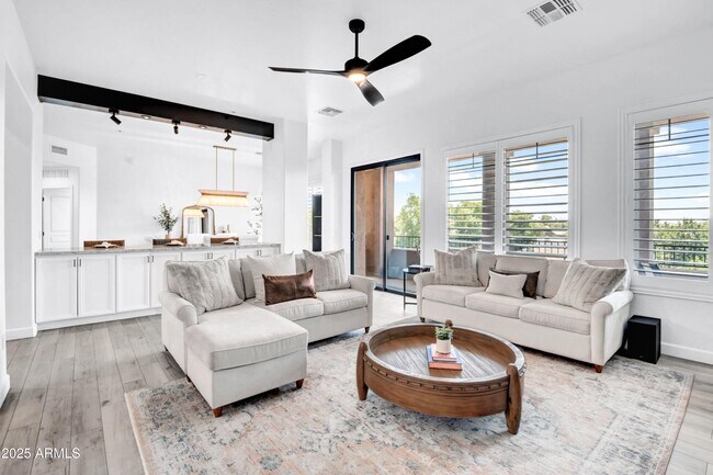 Foto del edificio - 2989 N 44th St