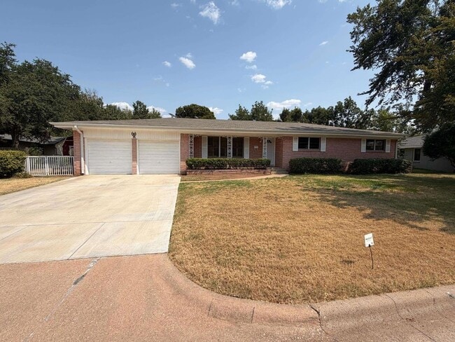 Building Photo - 1547 Singleton Ave