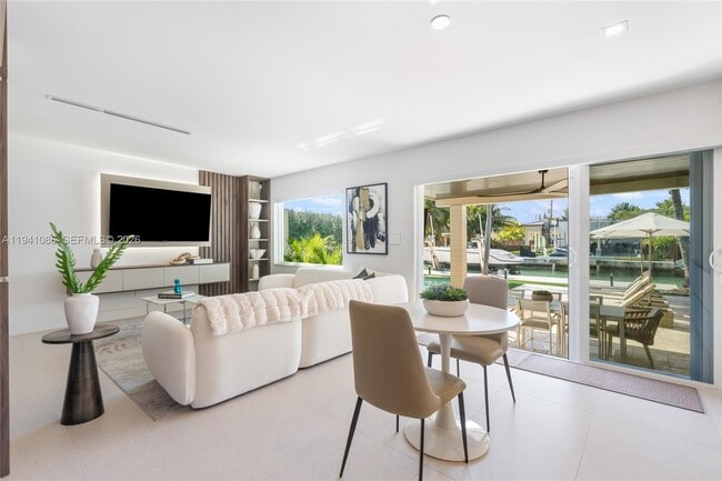 Building Photo - 7810 Hawthorne Ave