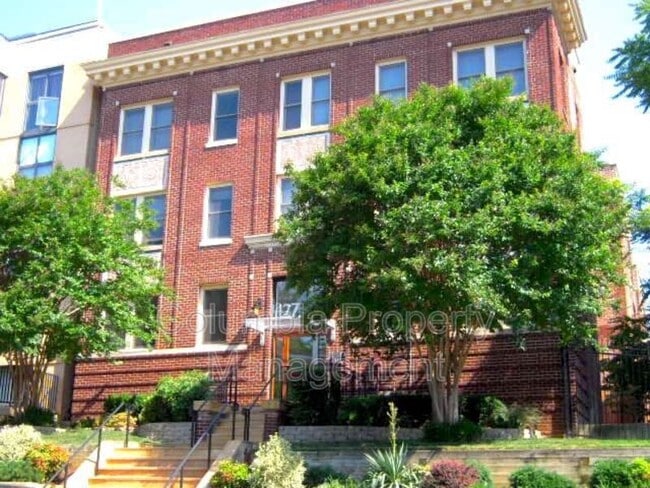 Building Photo - 1427 Chapin St NW