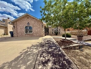 Building Photo - 12416 Flora Alba Dr