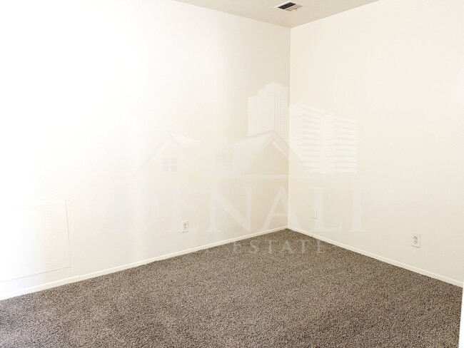 Building Photo - 1211 W Apache Trail