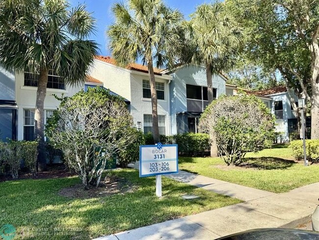 Foto del edificio - 3131 Clint Moore Rd