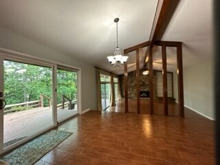 Foto del edificio - 66 Whispering Pines Dr