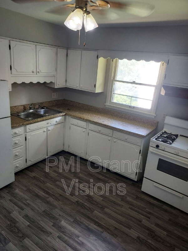 Foto del edificio - 340 N Monroe St