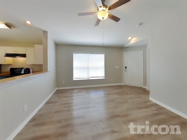 Building Photo - 11106 Robin Lake Ct