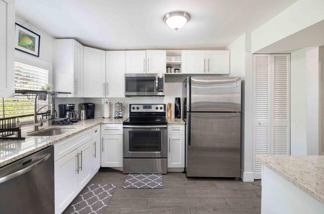 Photo - 915 3rd St House