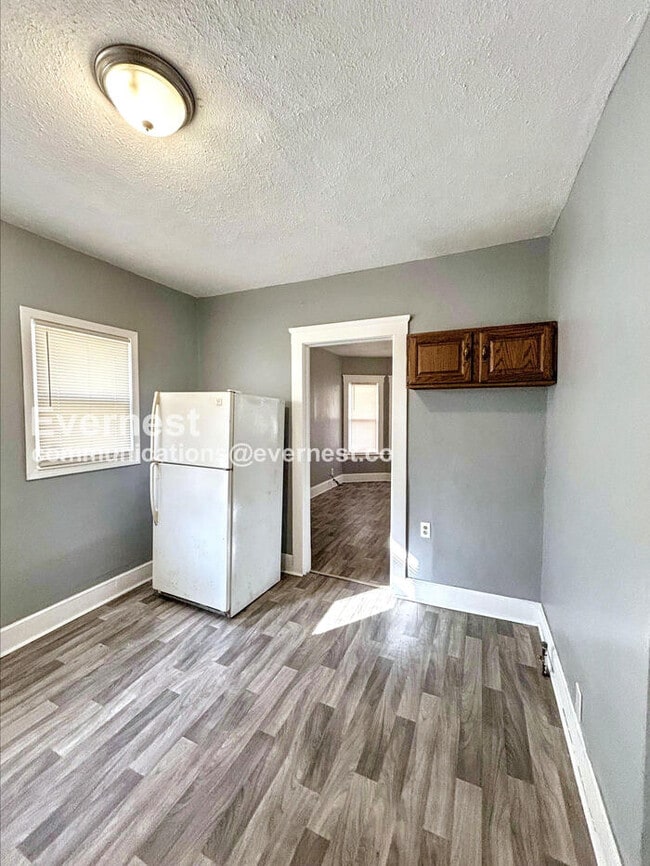 Building Photo - 3443 Regent Rd