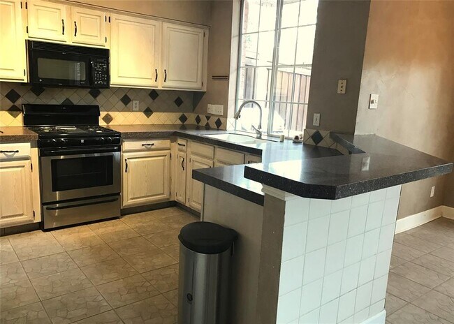 Building Photo - 1301 Berkeley Ct