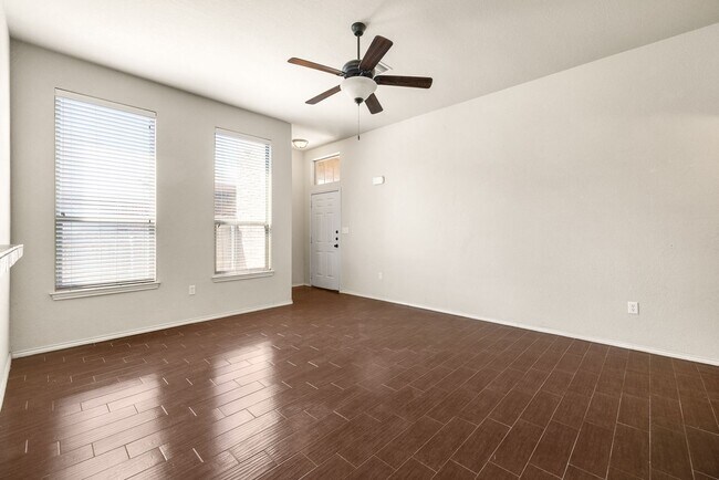 Building Photo - Nice 3 Bedroom Duplex in New Braunfels, TX!