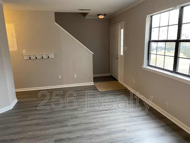 Foto del edificio - 466 Oakland Rd