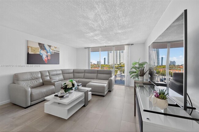 Foto del edificio - 2851 NE 183rd St