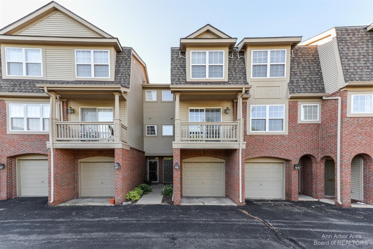 Primary Photo - 3047 Barclay Way