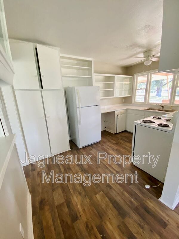 Foto del edificio - 3566 Monroe St