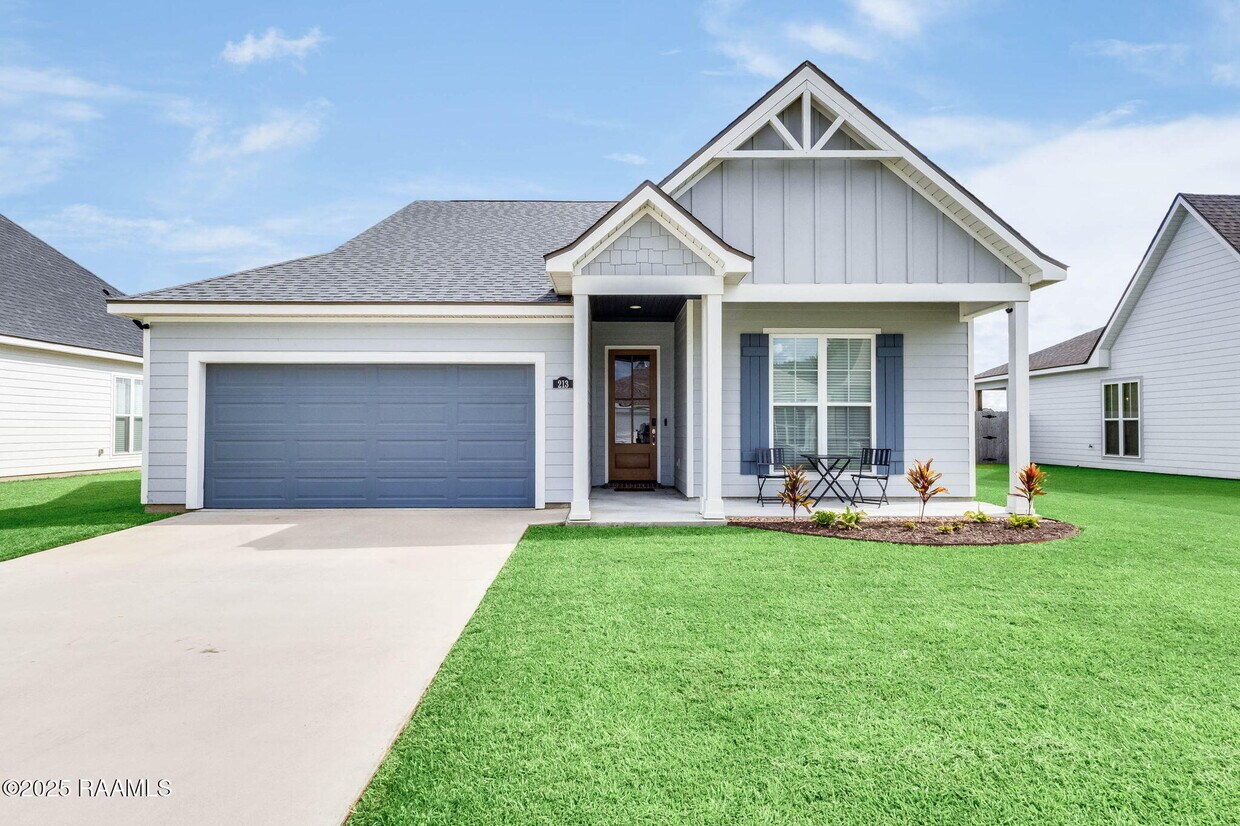 Foto principal - 213 Tennyson Dr