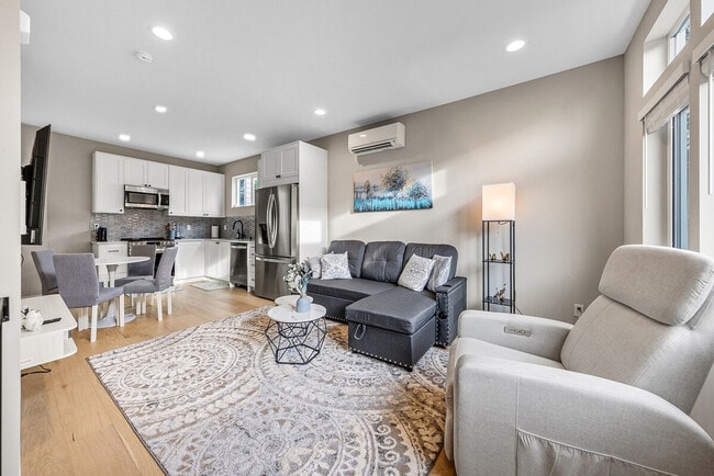 Foto del edificio - 305 18th Ave