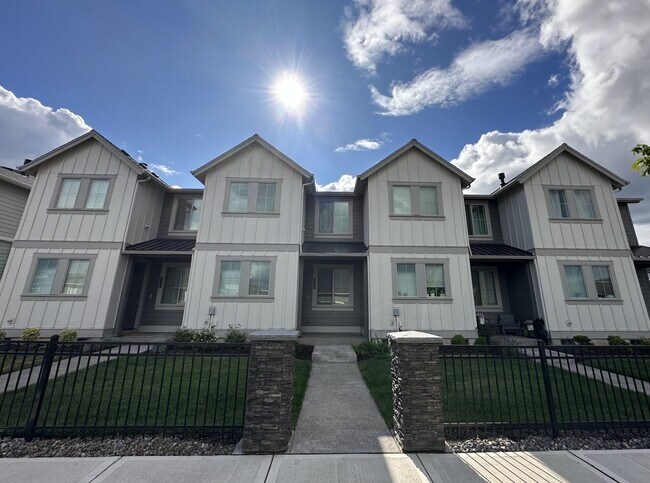 Building Photo - 5635 SE 80th Ave