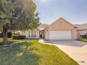 Building Photo - 111 Hackamore Ln