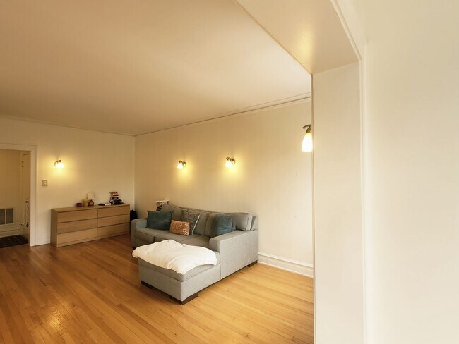 Foto del edificio - 6724 S Paxton Ave