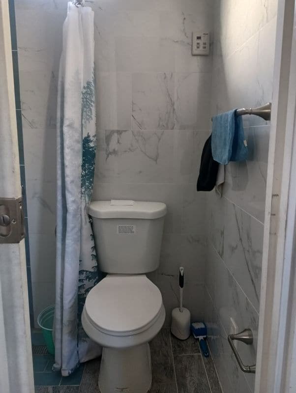 Building Photo - 3867 Winona Ave