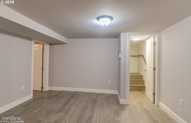 Foto del edificio - 1364 NE 47th Ave