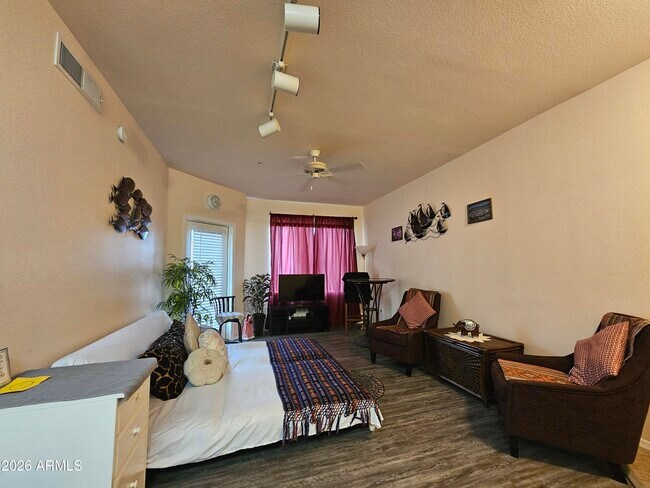 Foto del edificio - 18416 N Cave Creek Rd