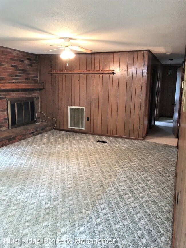Building Photo - 4 br, 3 bath House - 268 Midfield Drive