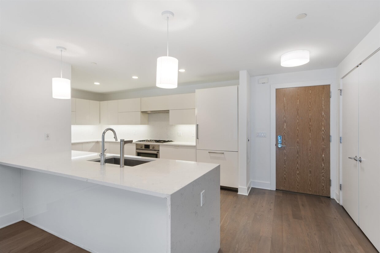 Primary Photo - 9 Ave at Port Imperial