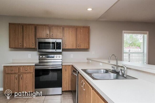 Building Photo - 2438 Pine Chase Circle, Saint Cloud, FL, 3...