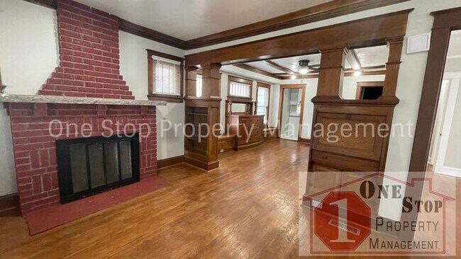 Building Photo - 3 Bedroom 1.5 Bathroom home in Kansas City!