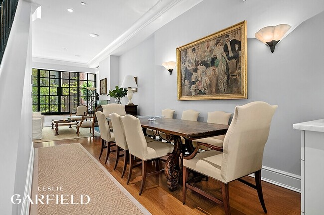 Foto del edificio - 320 E 55th St