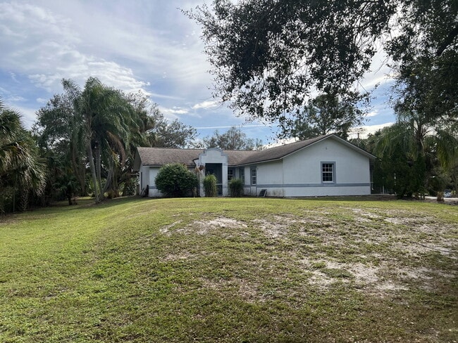 Foto del edificio - 740 23rd St SW