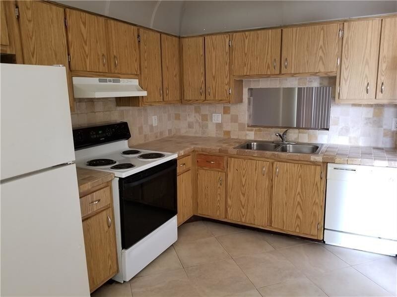 Foto principal - 8041 Southgate Blvd