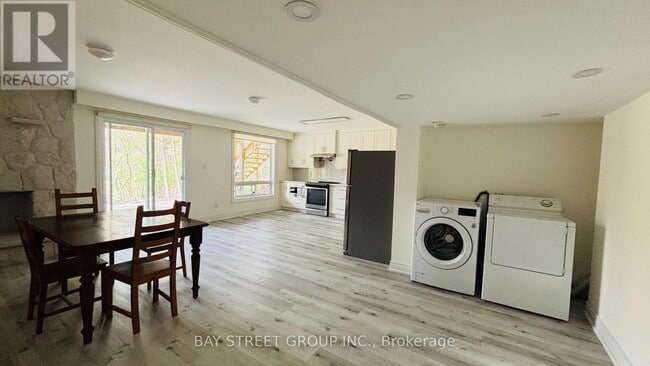 Building Photo - 5 Warlock Crescent
