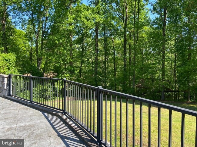 Building Photo - 1251 Hinton Dr