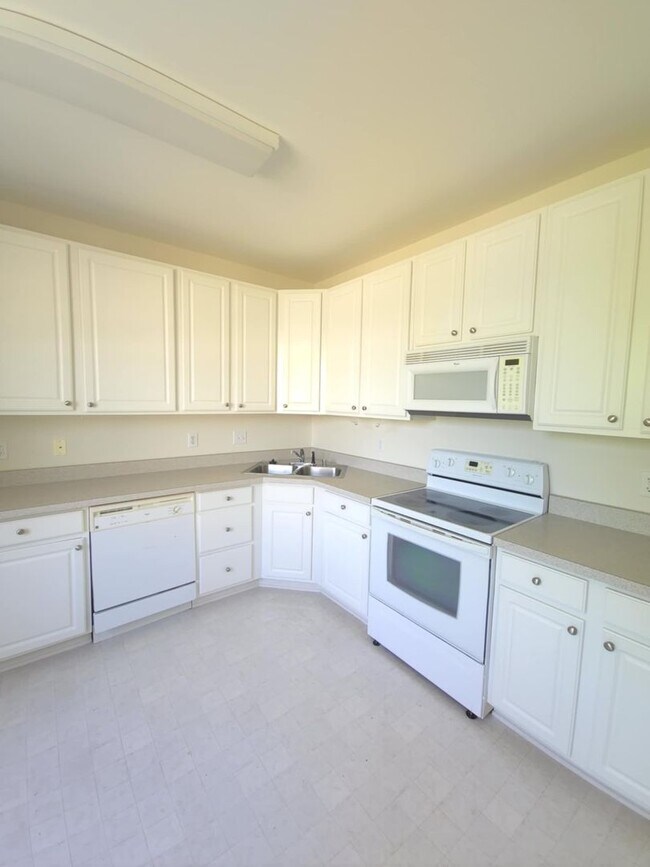 Foto del edificio - East End Townhouse! Now Available!