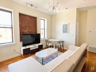 Building Photo - Furnished room/NOT APARTMENT