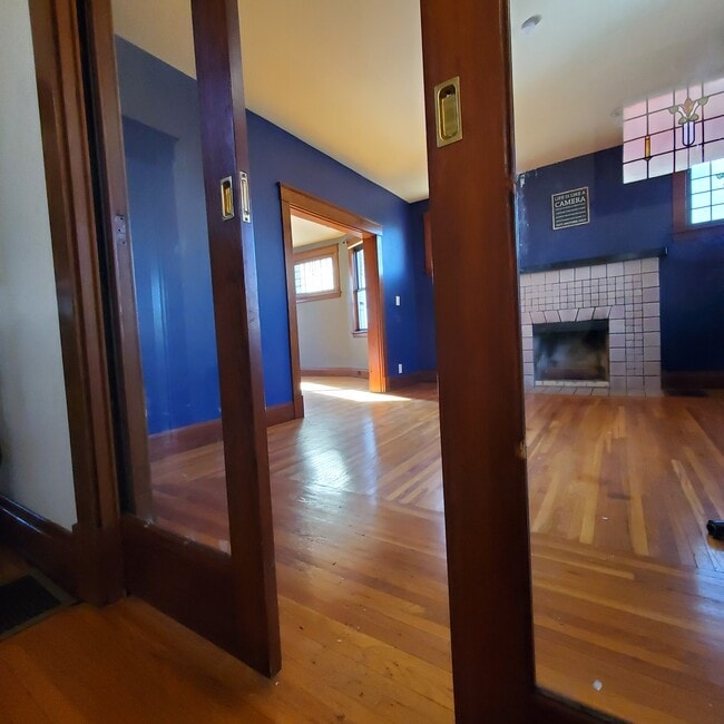 Building Photo - 3047 Feltz Ave